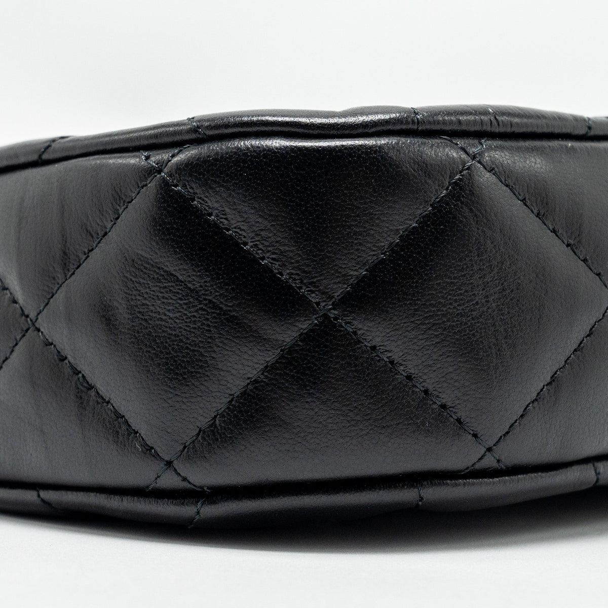 CHANEL 23K SMALL HOBO SHOULDER BAG CALFSKIN BLACK GHW (MICROCHIP)