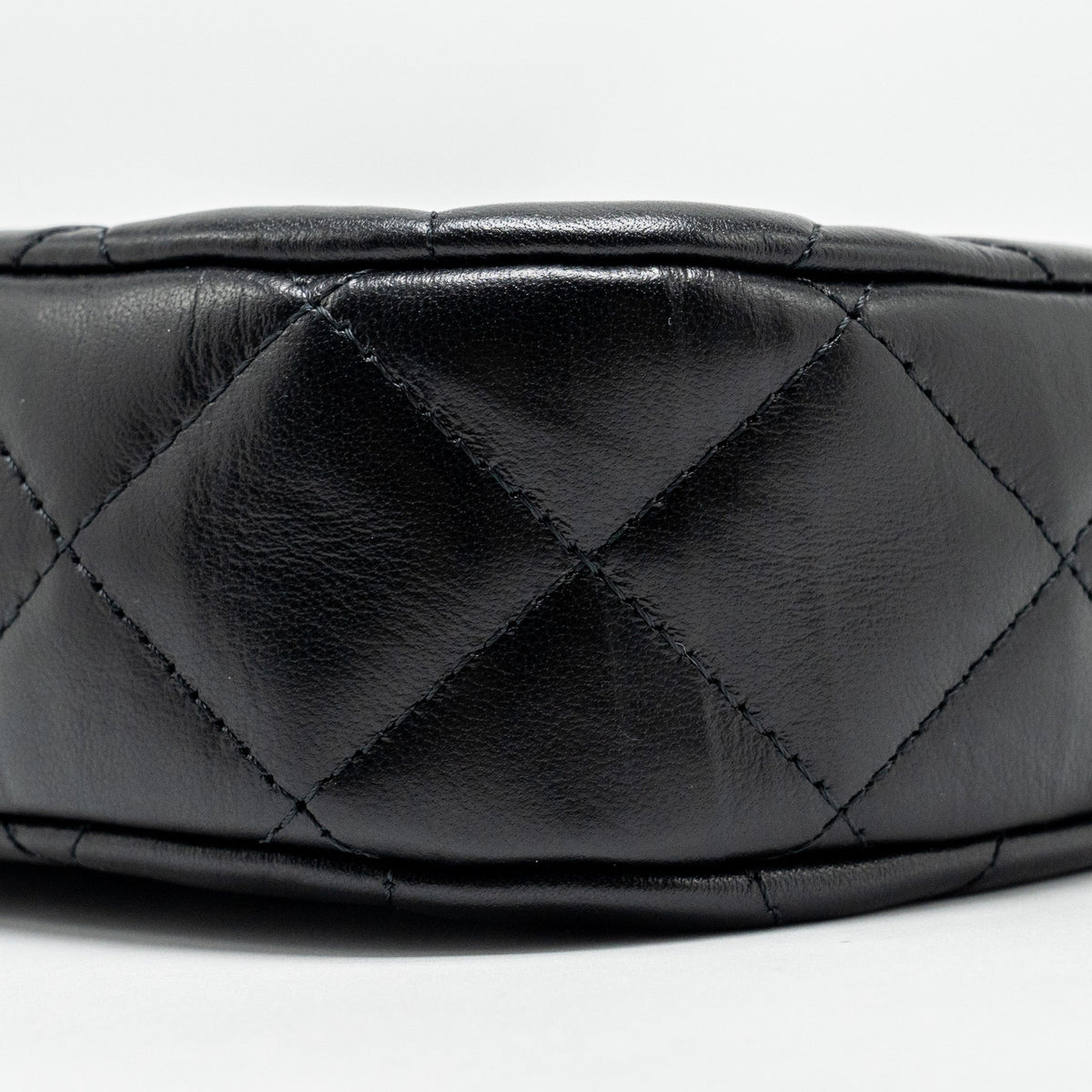 CHANEL 23K SMALL HOBO SHOULDER BAG CALFSKIN BLACK GHW (MICROCHIP)