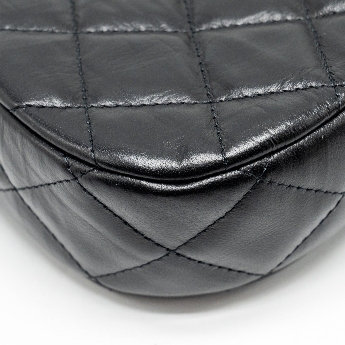 CHANEL 23K SMALL HOBO SHOULDER BAG CALFSKIN BLACK GHW (MICROCHIP)