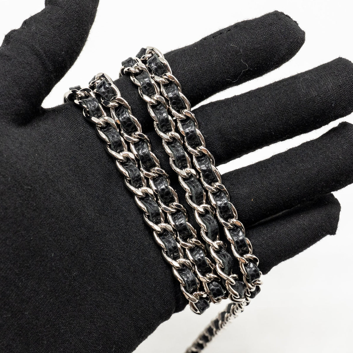 CHANEL CLASSIC WALLET ON CHAIN CAVIAR BLACK SHW (MICROCHIP)