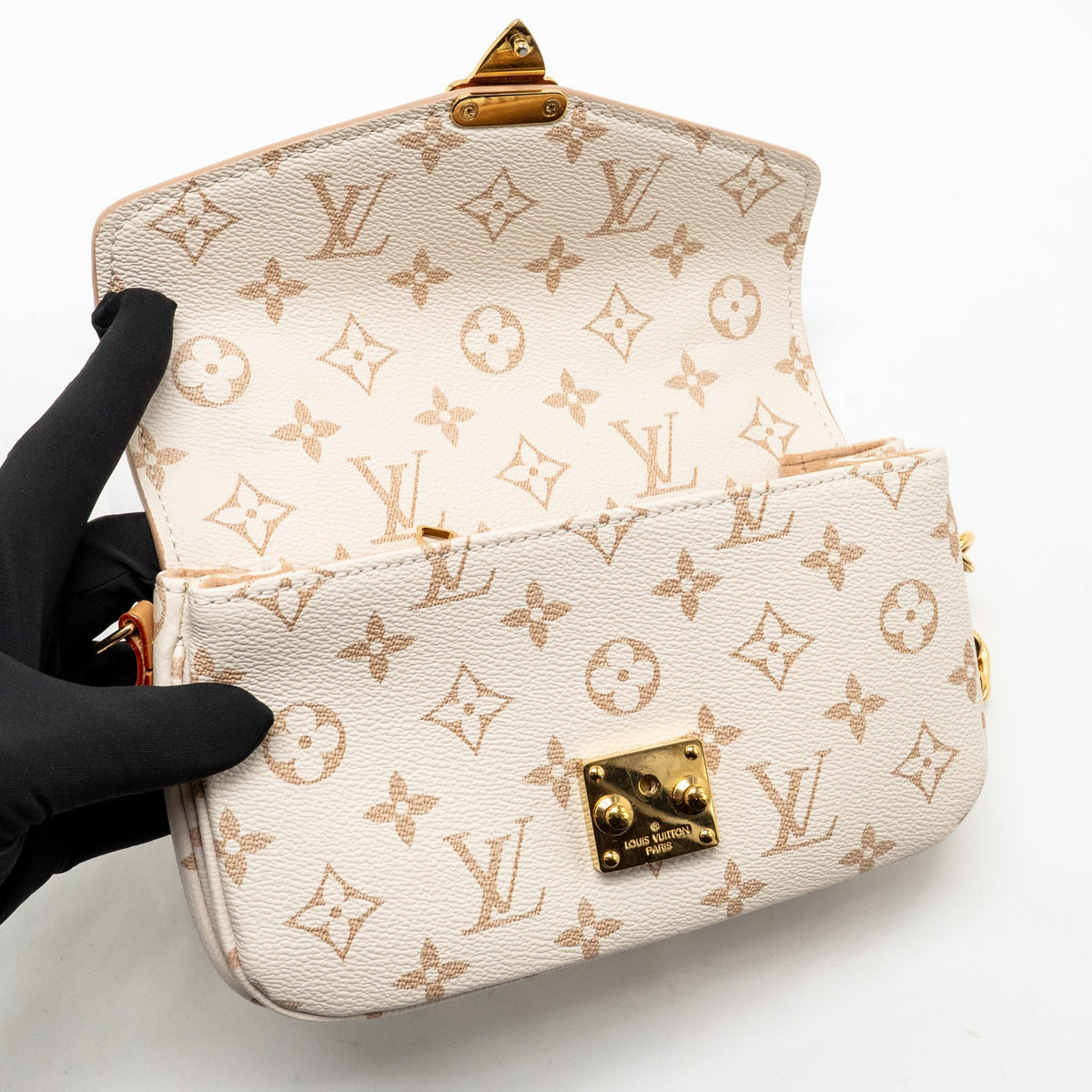 Louis Vuitton Pochette east west monogram dune GHW