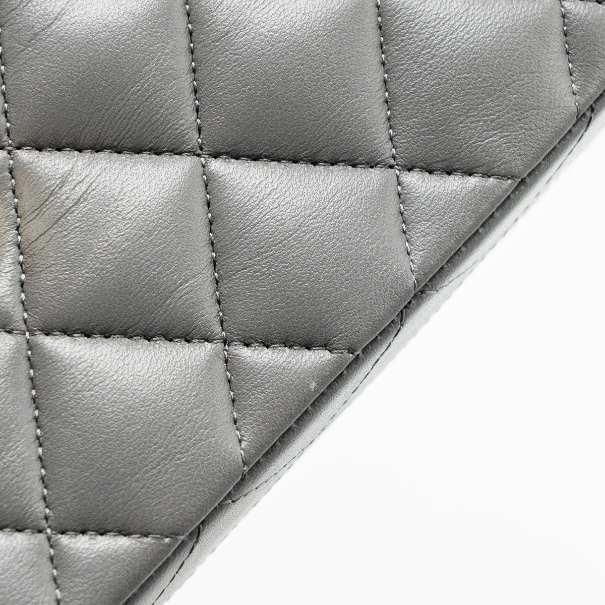 CHANEL 22A SMALL CLASSIC DOUBLE FLAP BAG LAMBSKIN GREY LGHW (MICROCHIP)