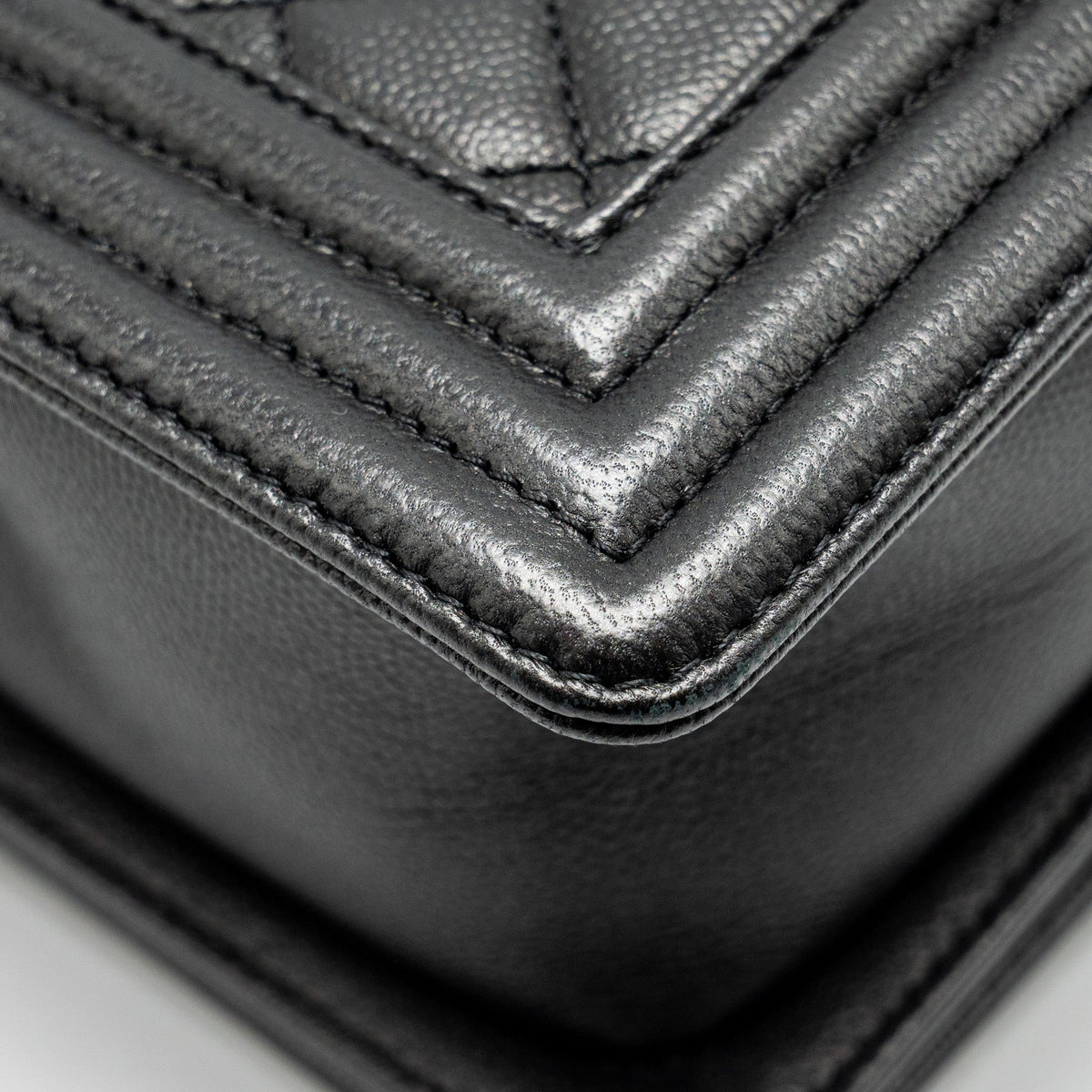 CHANEL NEW MEDIUM BOY BAG CAVIAR SO BLACK