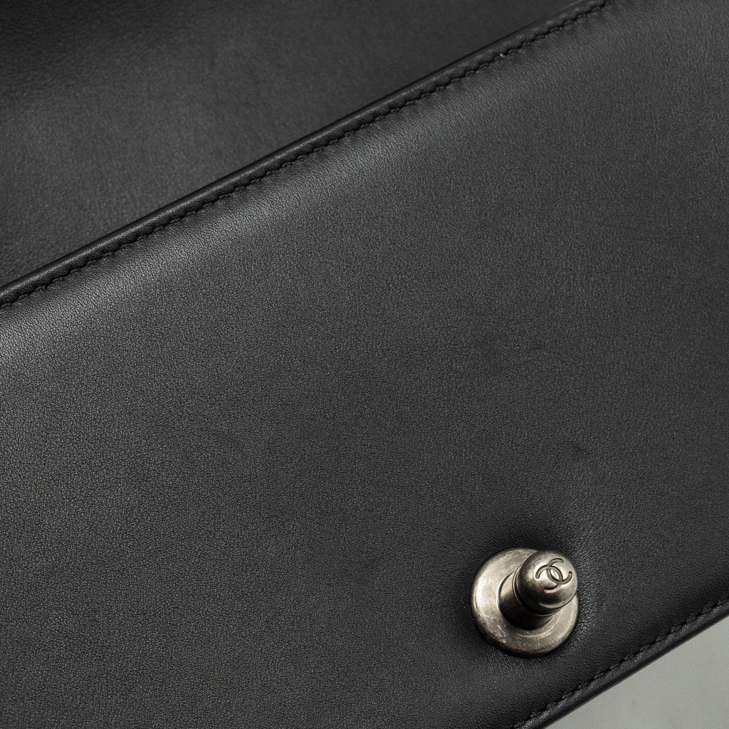 CHANEL SMALL BOY BAG CALFSKIN BLACK RUTHENIUM HARDWARE (MICROCHIP)