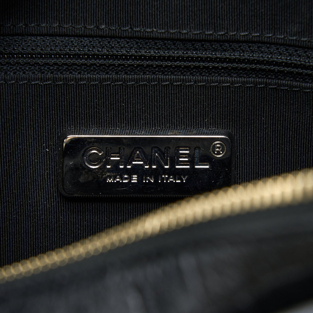 CHANEL LARGE GABRIELLE HOBO BAG CROC EMBOSSED CALFSKIN WITH LOGO STRAP BLACK MULTICOLOURED HARDWARE
