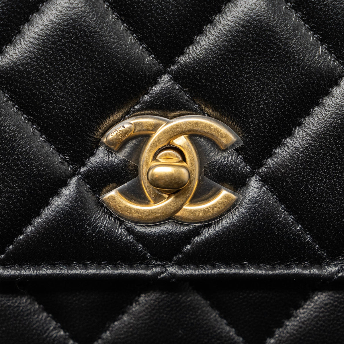 CHANEL 22S PEARL CRUSH WALLET ON CHAIN LAMBSKIN BLACK BRUSHED GHW (MICROCHIP)