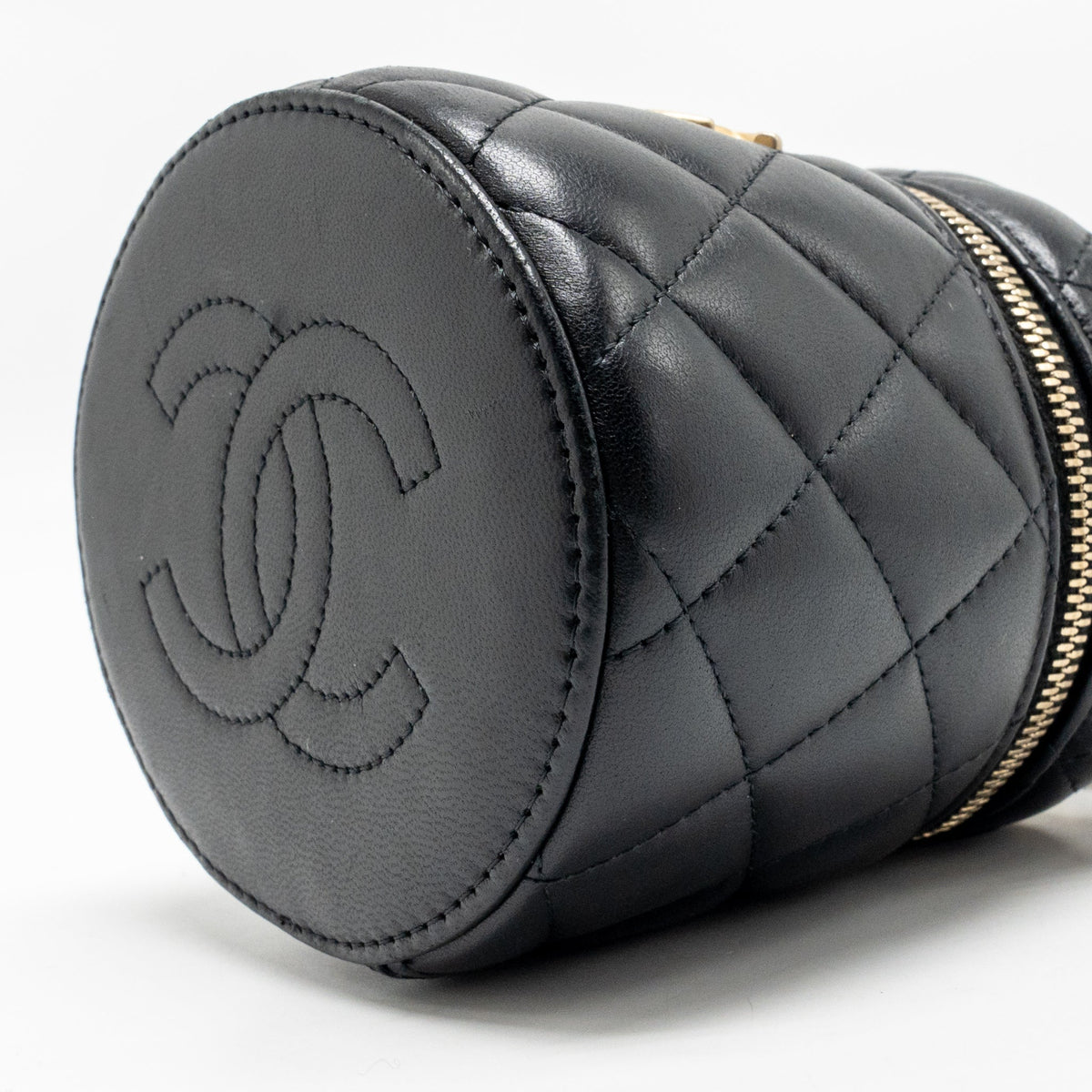 Chanel enamel top handle mini round vanity with chain lambskin black GHW (microchip)
