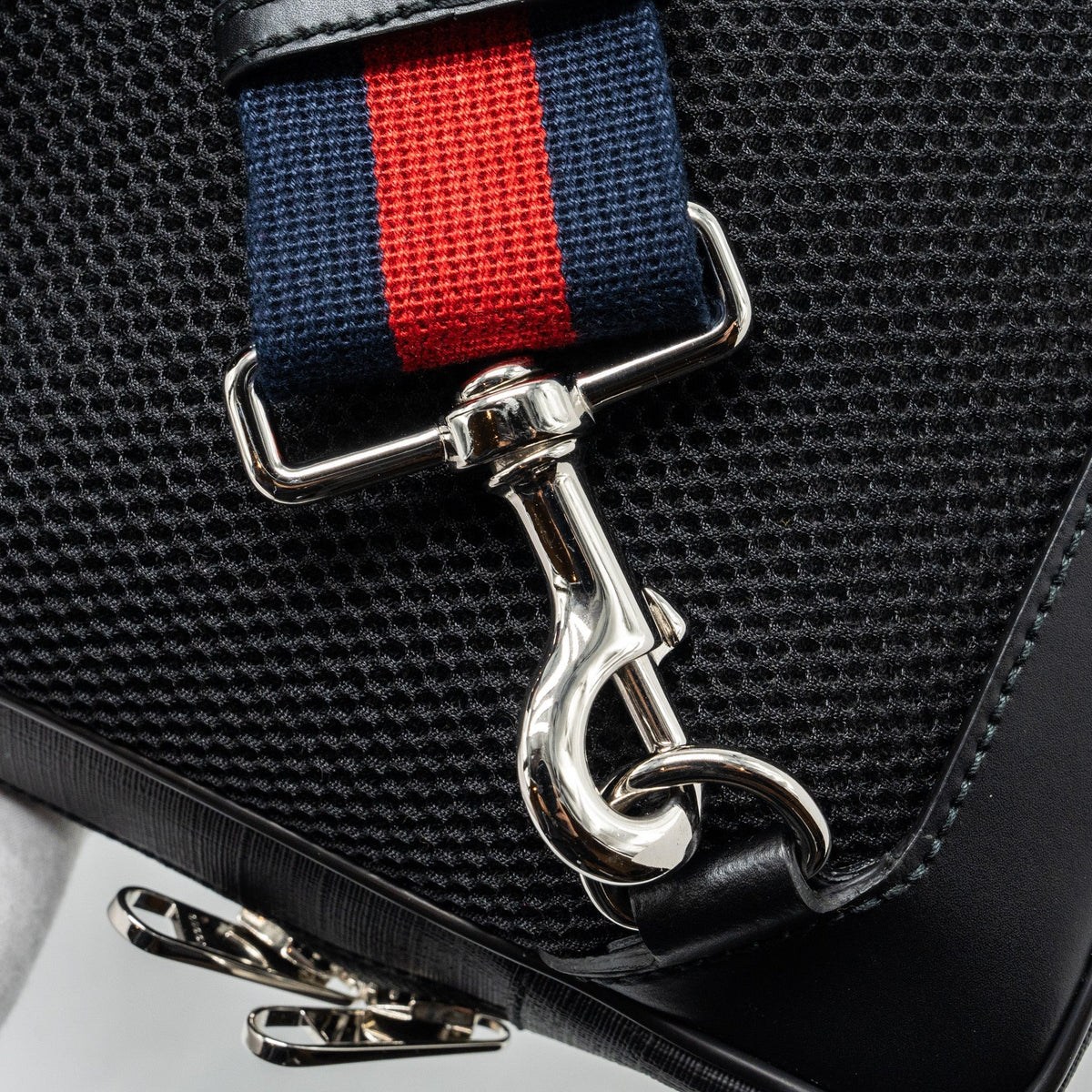 GUCCI GG BLACK SLING BACKPACK GG SUPREME CANVAS BLACK SHW