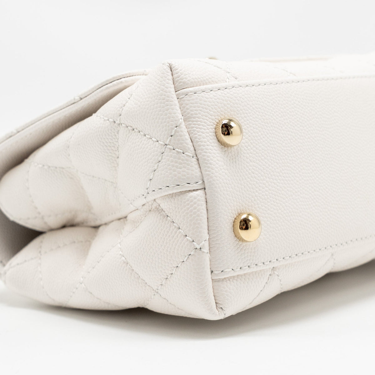 CHANEL MINI COCO HANDLE CAVIAR WHITE LGHW (MICROCHIP)