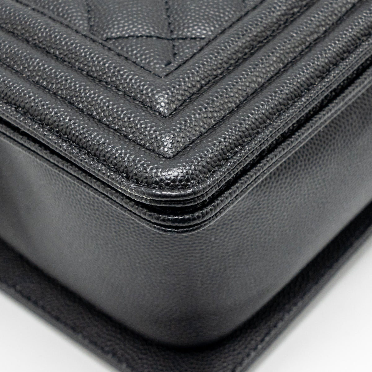 CHANEL MEDIUM BOY BAG CAVIAR BLACK RUTHENIUM HARDWARE