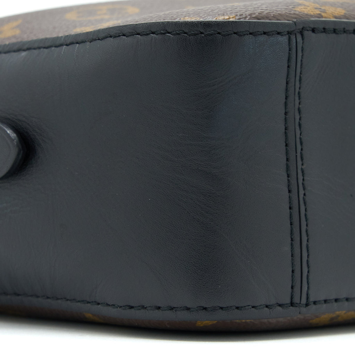 LOUIS VUITTON CROSSBODY CAMERA BAG MONOGRAM CANVAS/BLACK LEATHER GHW