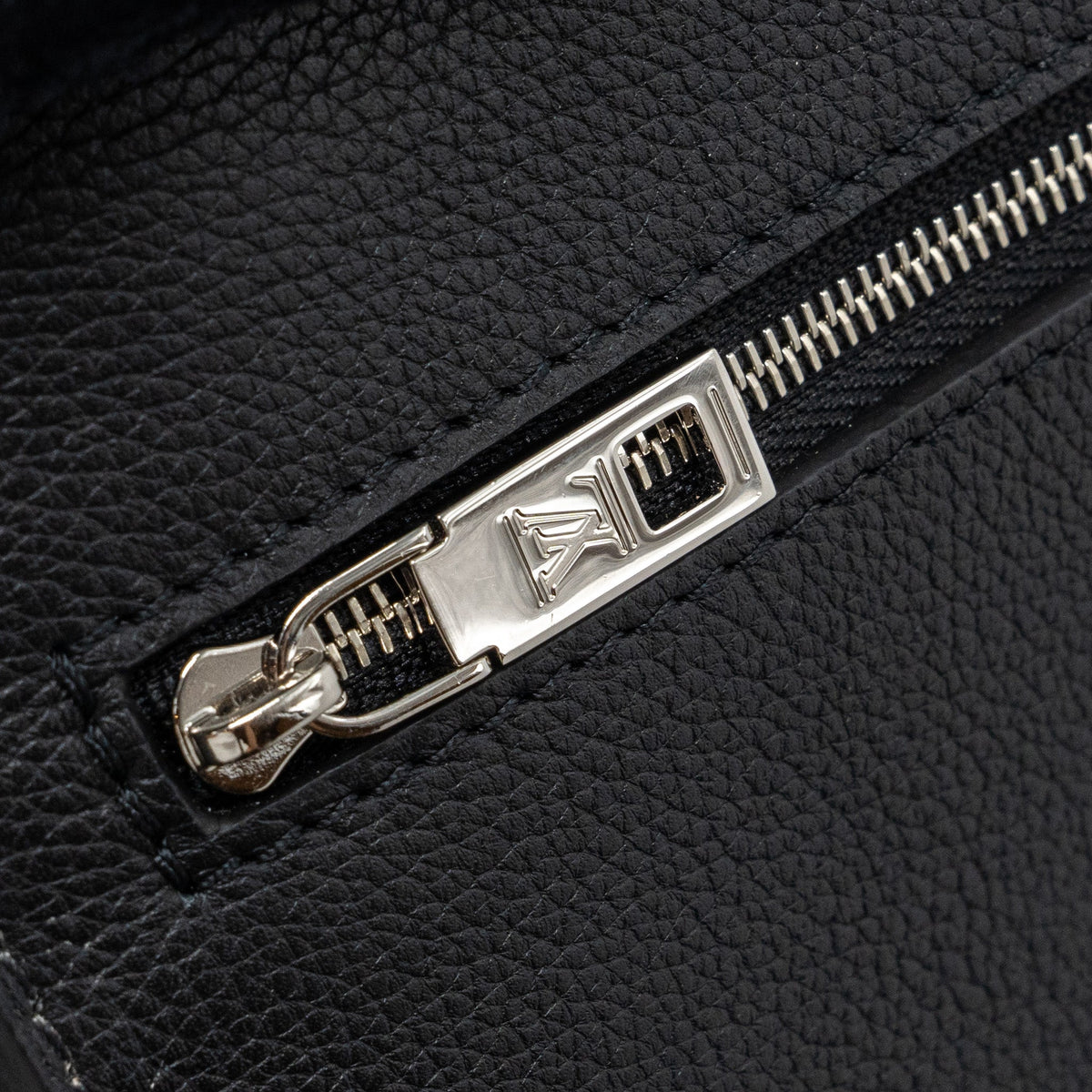LOUIS VUITTON MYLOCKME SATCHEL CHAIN BAG CALFSKIN BLACK SHW