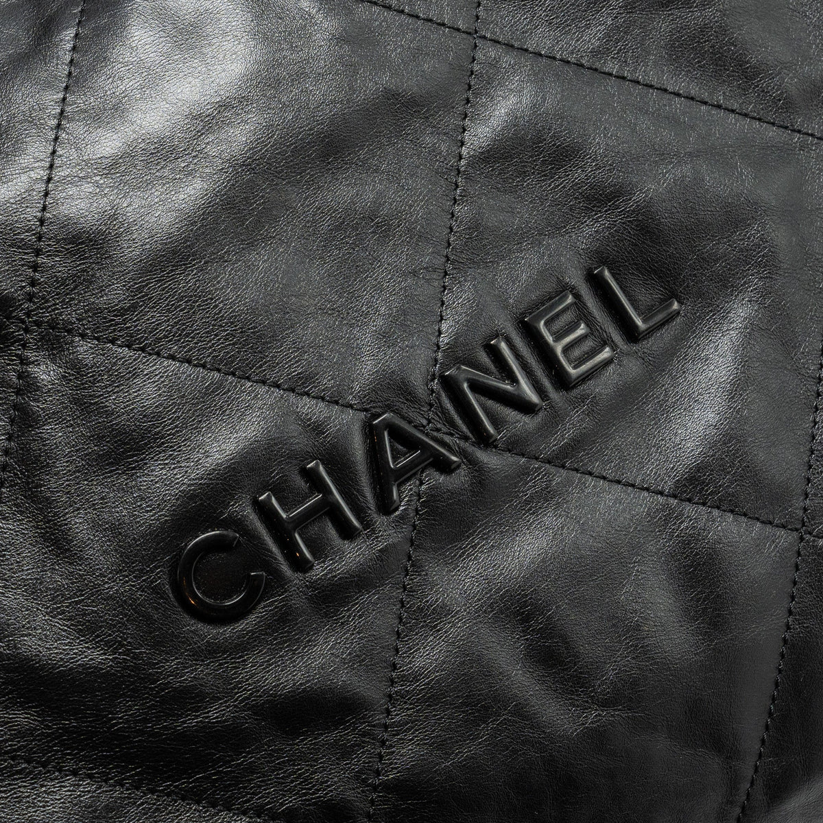 CHANEL MEDIUM 22 BAG CALFSKIN SO BLACK (MICROCHIP)
