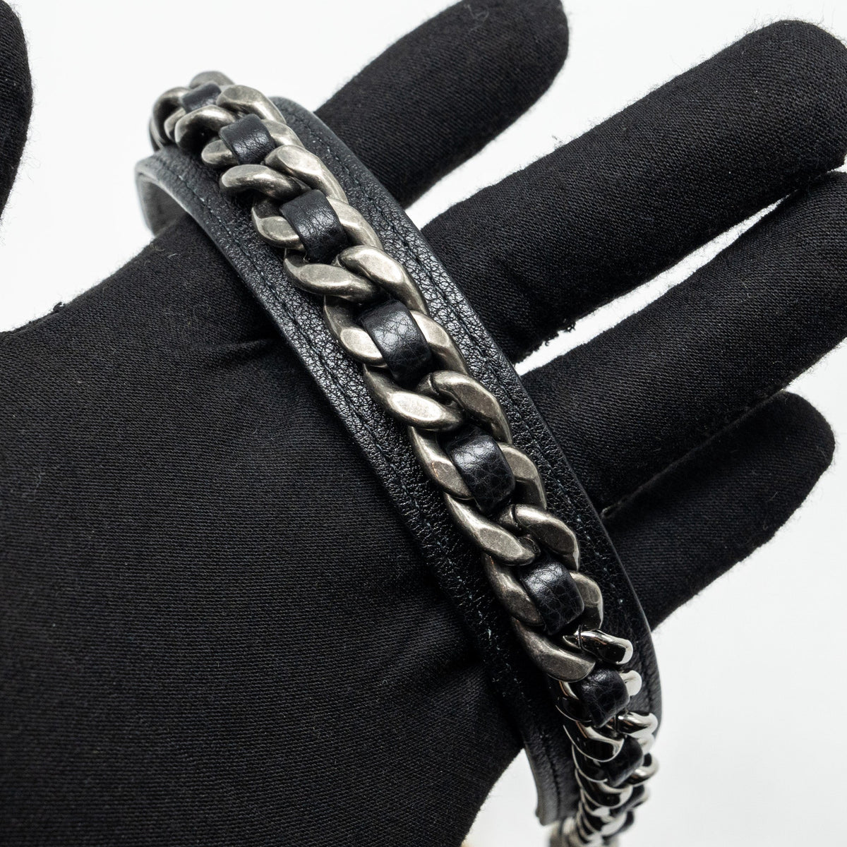 CHANEL 19 WALLET ON CHAIN FABRIC/CALFSKIN WHITE/BLACK MULTICOLOUR HARDWARE