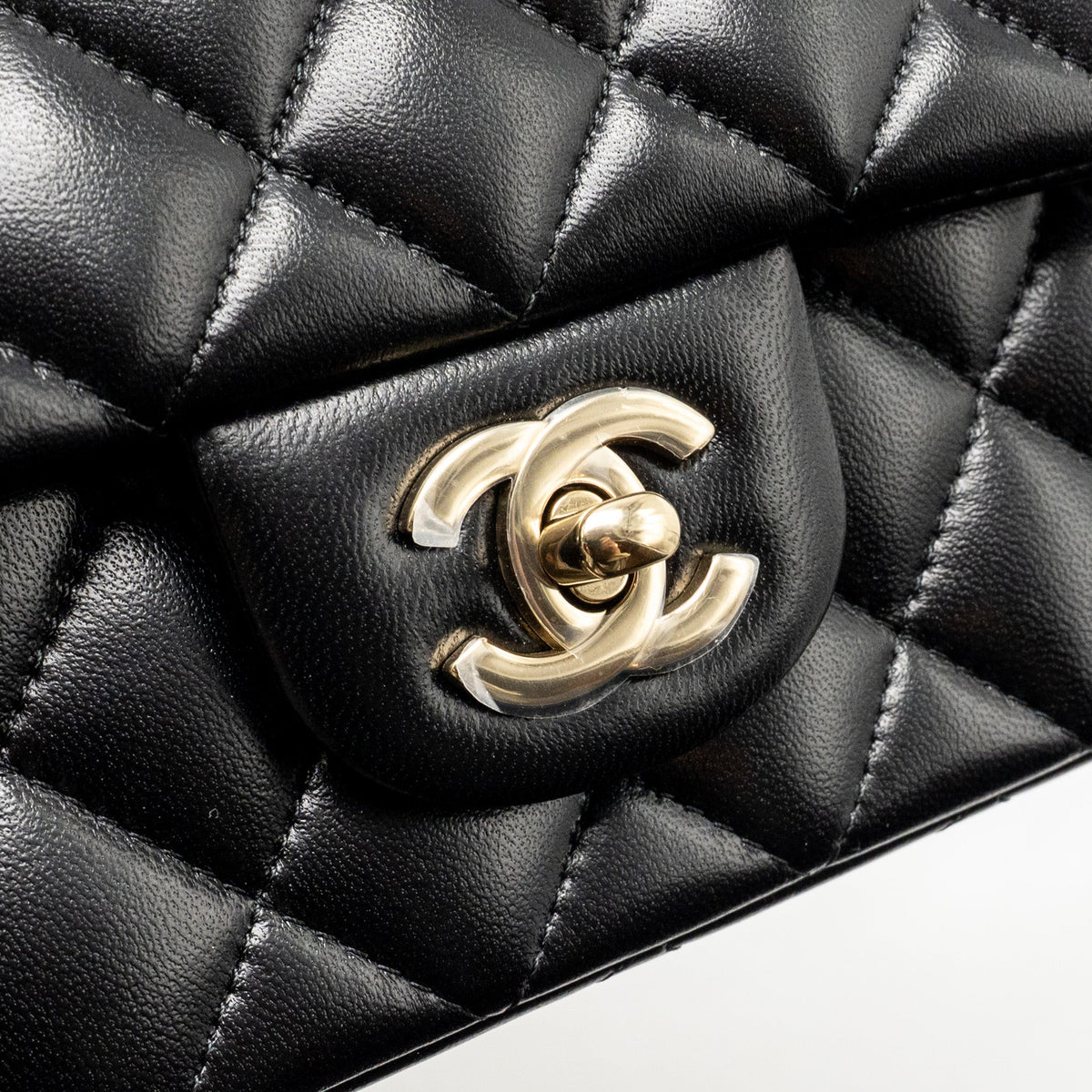 CHANEL TOP HANDLE MINI RECTANGULAR LAMBSKIN BLACK LGHW (MICROCHIP)