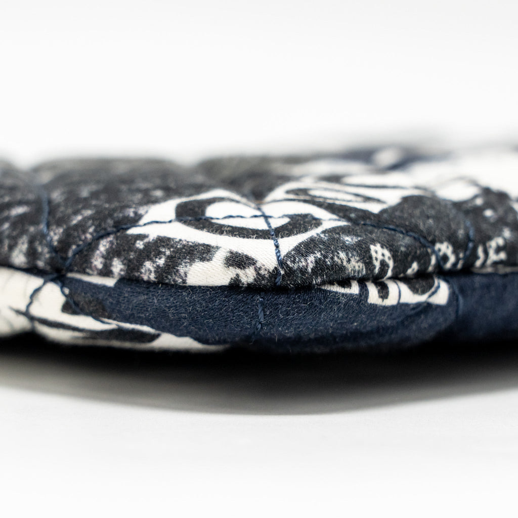 CHANEL COCO PRINTED MEDIUM 2.55 REISSUE O-CASE POUCH FABRIC BLACK/WHITE RUTHENIUM SHW