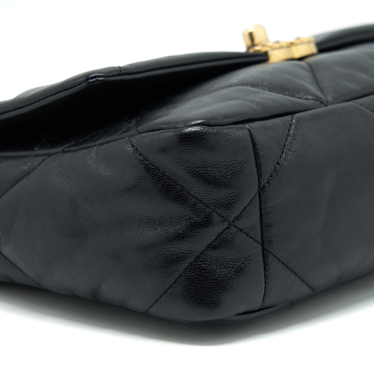CHANEL SMALL 19 BAG BLACK GHW