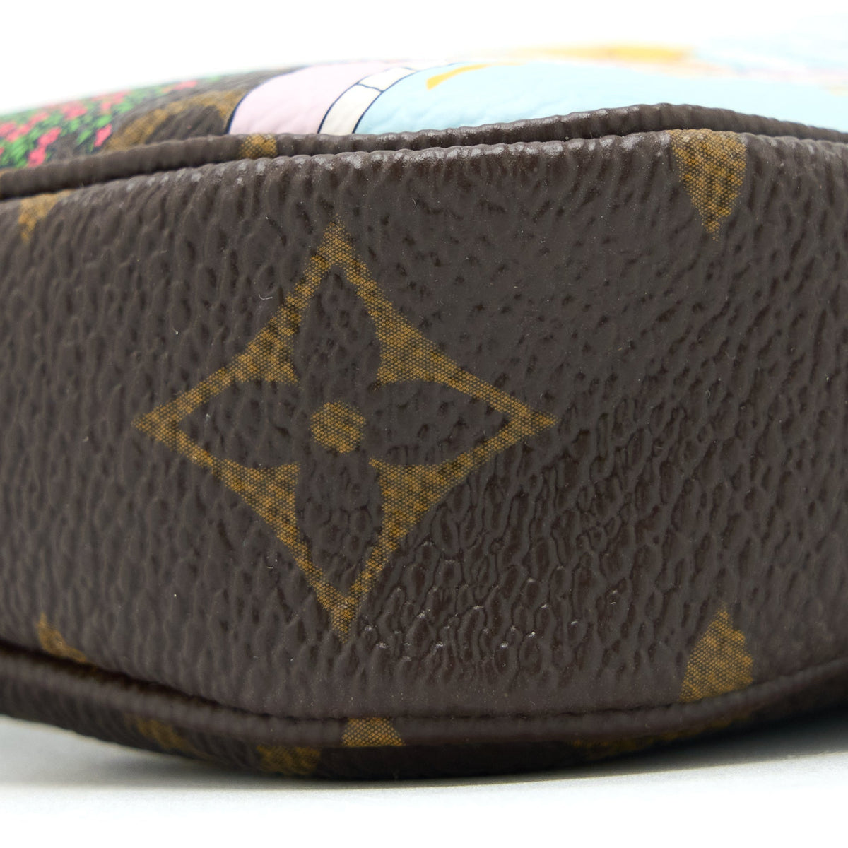 LOUIS VUITTON 2022 CHRISTMAS LIMITED MINI POCHETTE ACCESSORIES MONOGRAM CANVAS SEOUL BOUTIQUE GHW