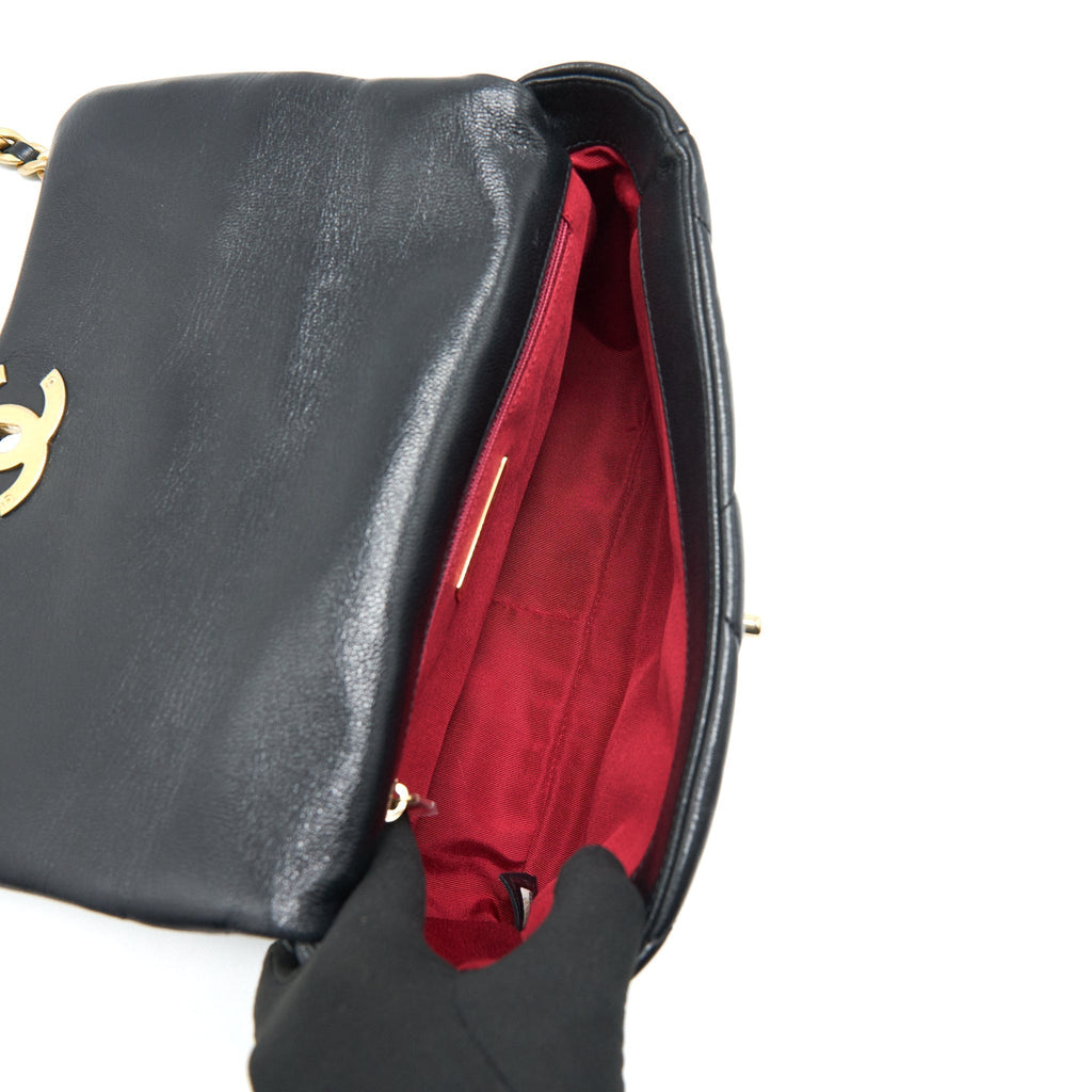 CHANEL SMALL 19 BAG BLACK GHW