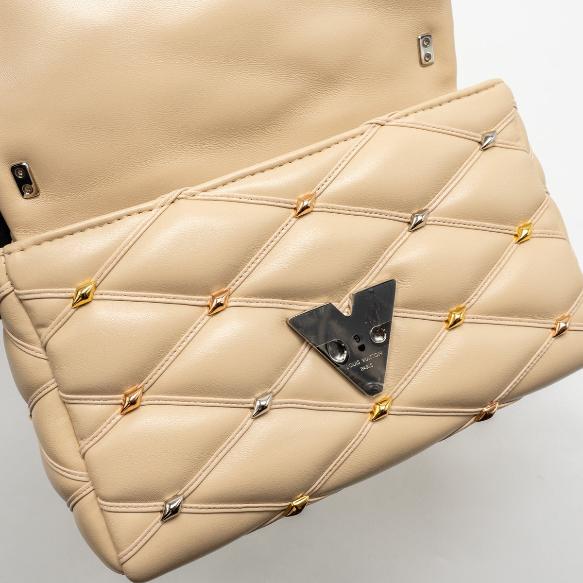 LOUIS VUITTON GO-14 MM LAMBSKIN BEIGE MULTICOLOUR HARDWARE