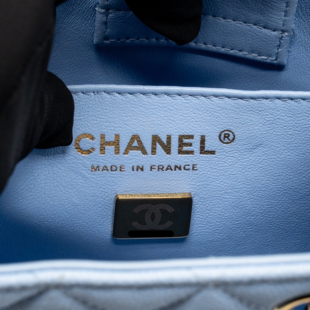 Chanel small vanity with chain caviar light blue LGHW (microchip)