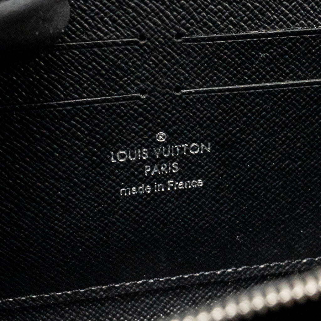 Louis Vuitton Twist Chain Wallet Limited Edition Patches EPI Black SHW