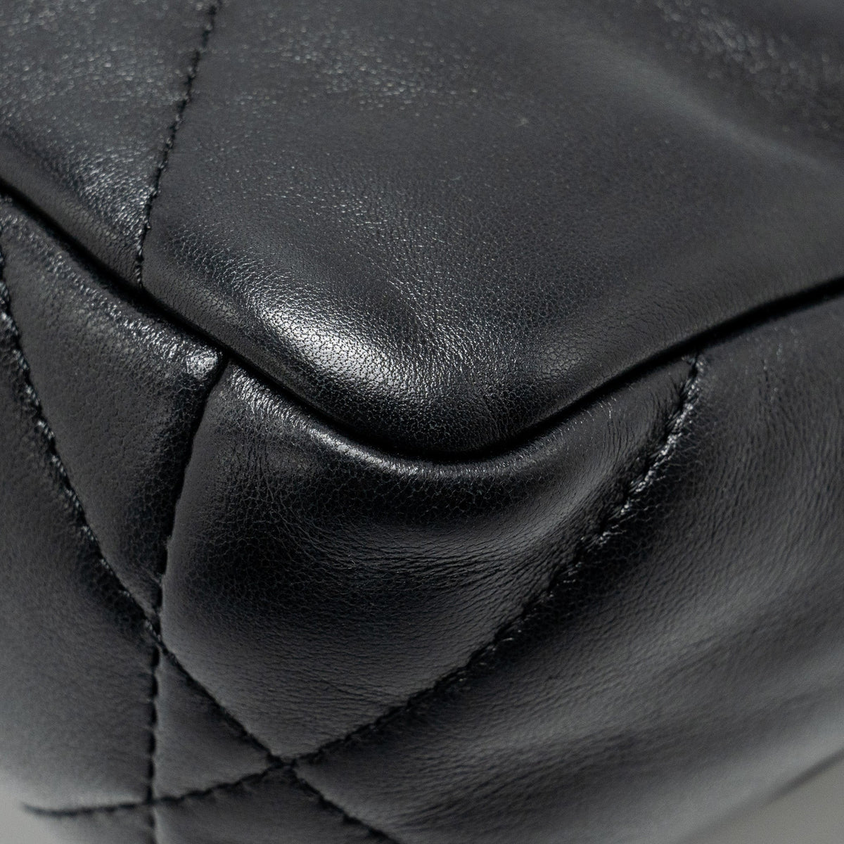 CHANEL SMALL 19BAG LAMBSKIN BLACK MULTICOLOUR HARDWARE