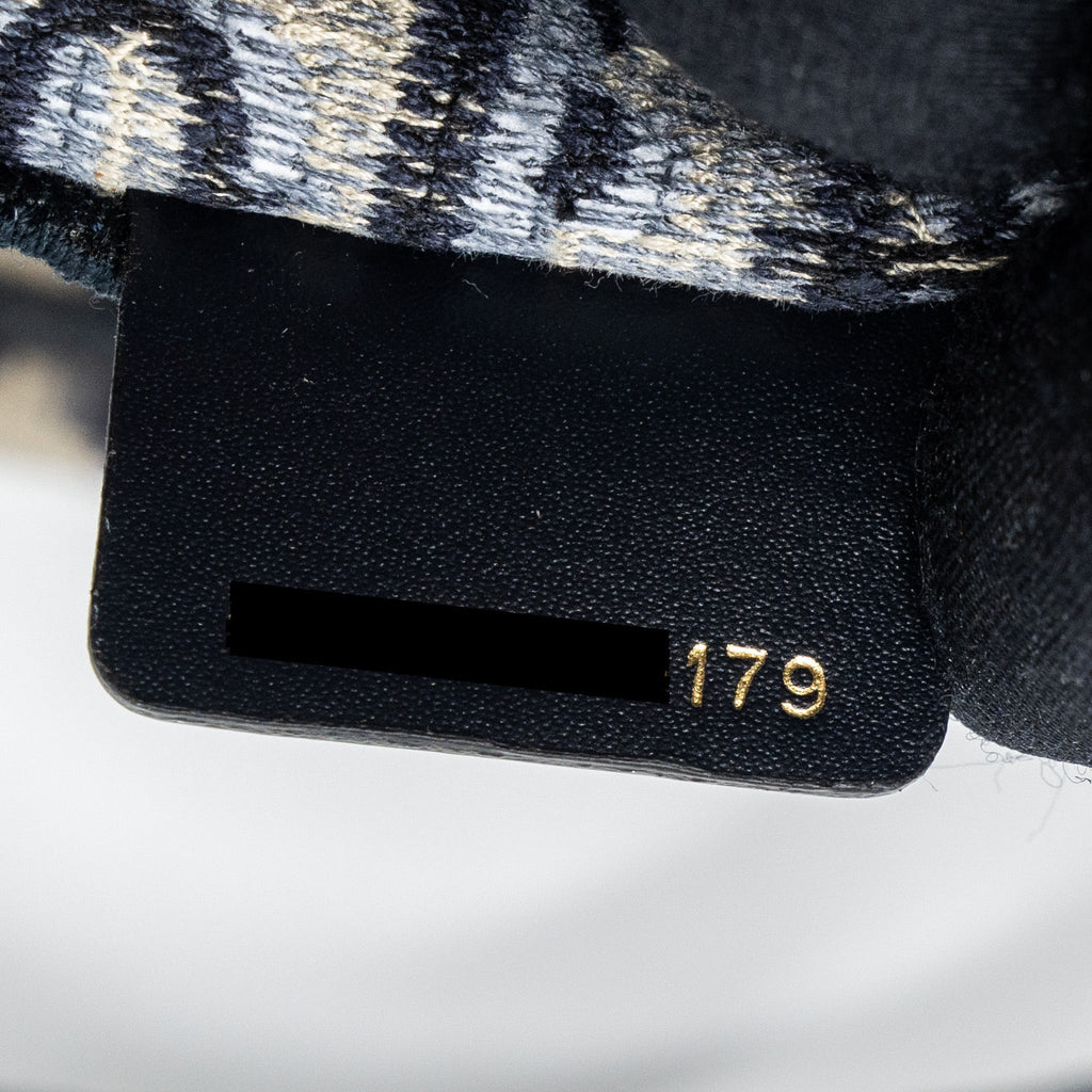 DIOR MEDIUM BOOK TOTE BLUE OBLIQUE EMBOIDERY