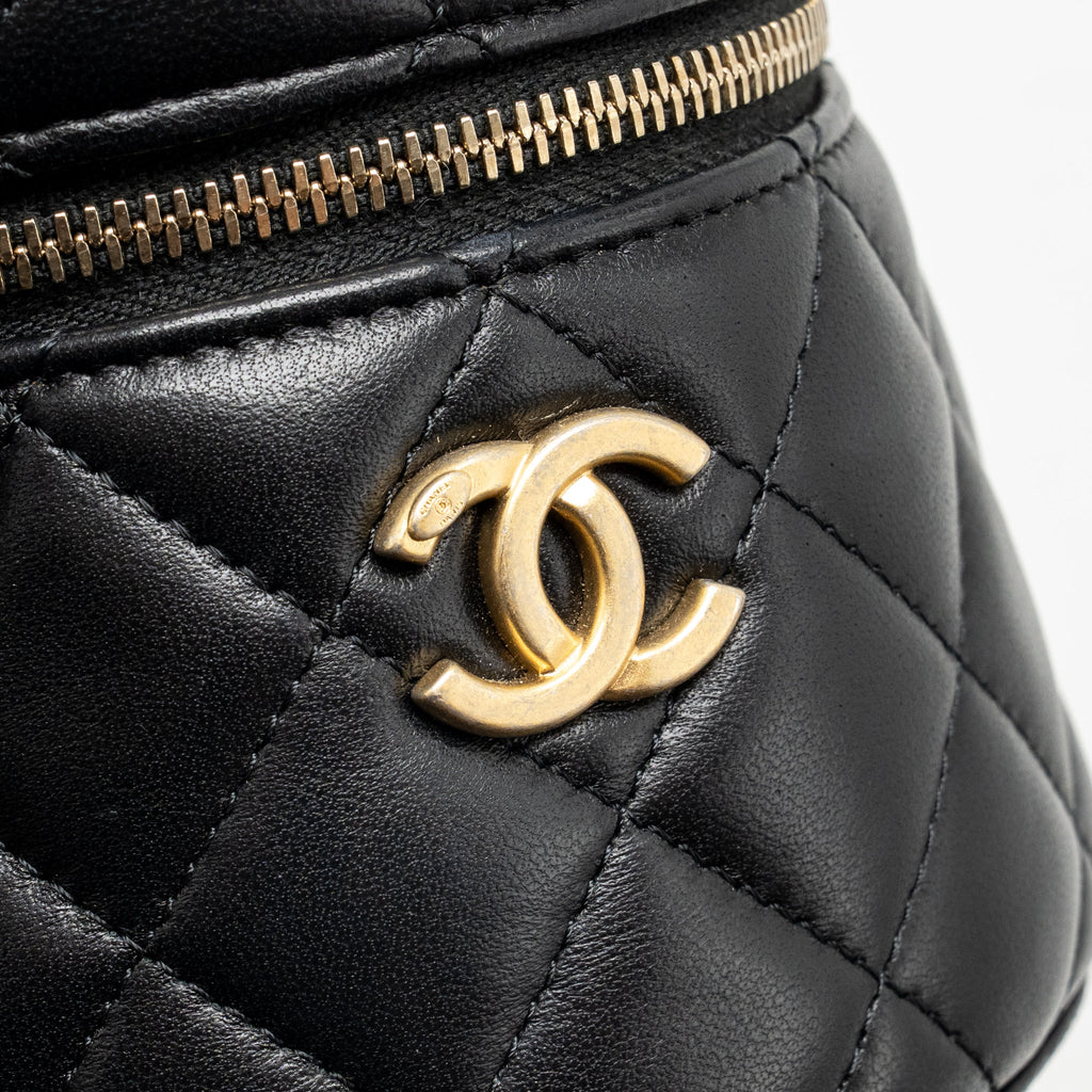 Chanel enamel top handle mini round vanity with chain lambskin black GHW (microchip)