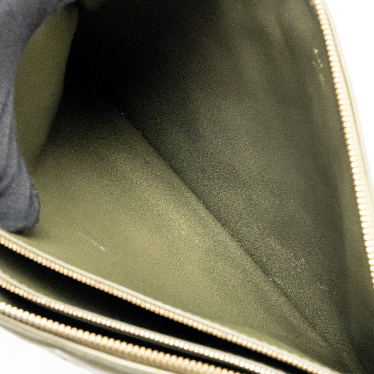 LOUIS VUITTON COUSSIN MM MONOGRAM-EMBOSSED PUFFY LAMBSKIN KHAKI GHW