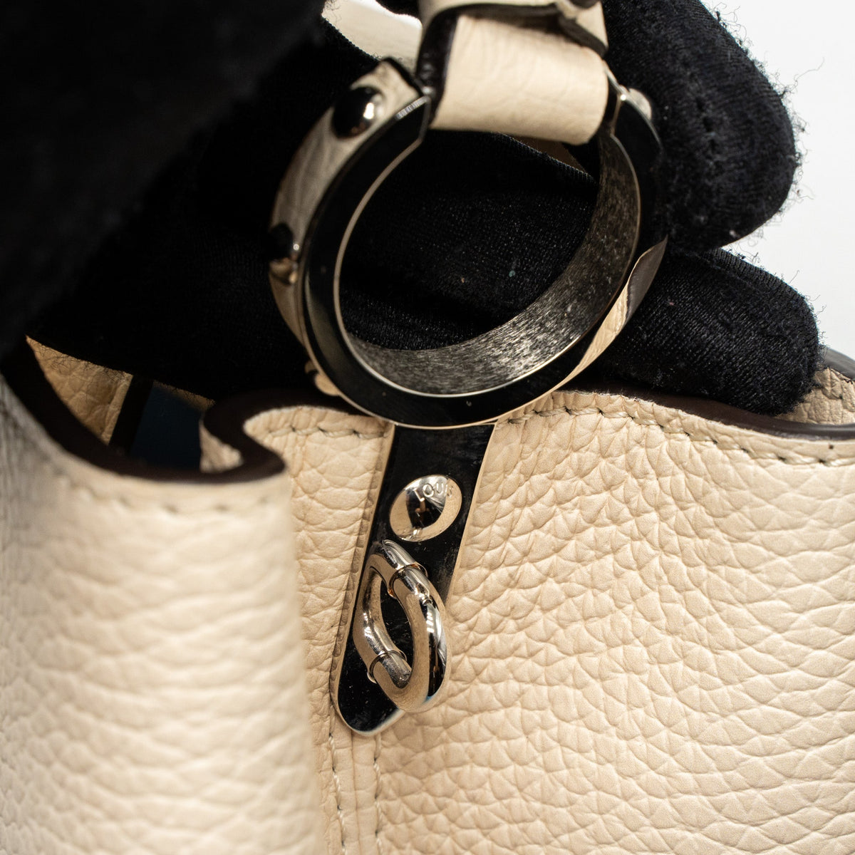 LOUIS VUITTON CAPUCINES MM TAURILLON OMBRÉ BLUE SHW (NEW VERSION)