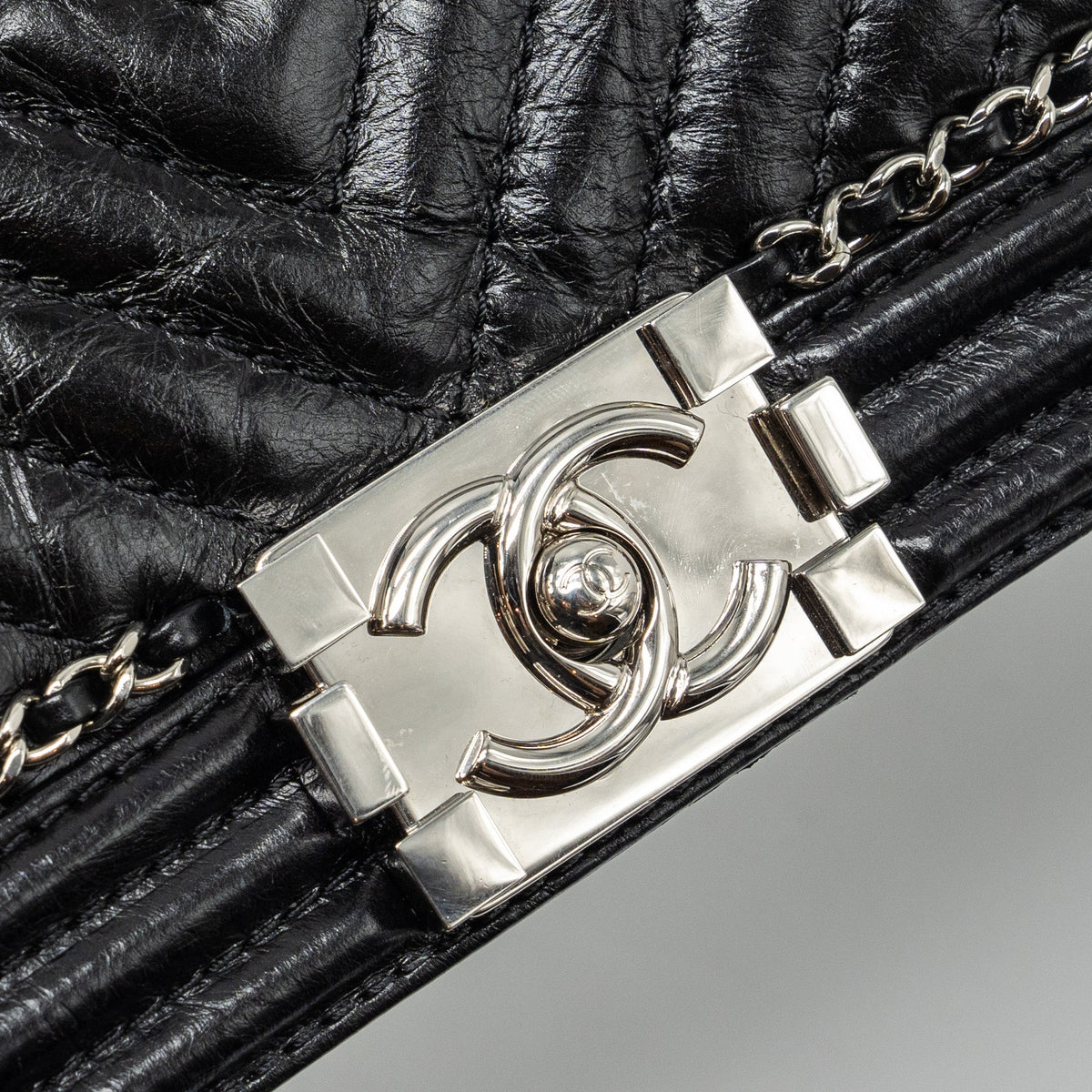 CHANEL MEDIUM CHEVRON BOY BAG LIMITED EDITION CALFSKIN BLACK SHW
