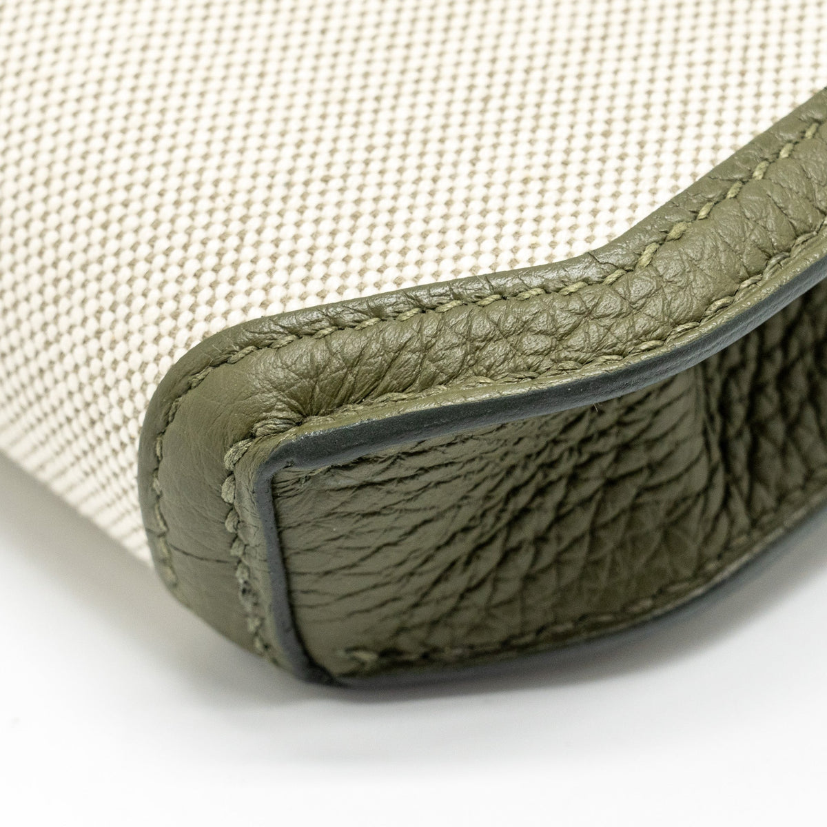 HERMES POCHETTE KELLY DEPECHES 25 CANVAS / TOGO ECRU BEIGE / VERT OLIVE GHW