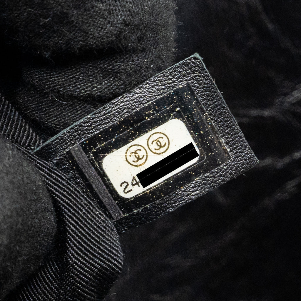 CHANEL MEDIUM CHEVRON BOY BAG LIMITED EDITION CALFSKIN BLACK SHW