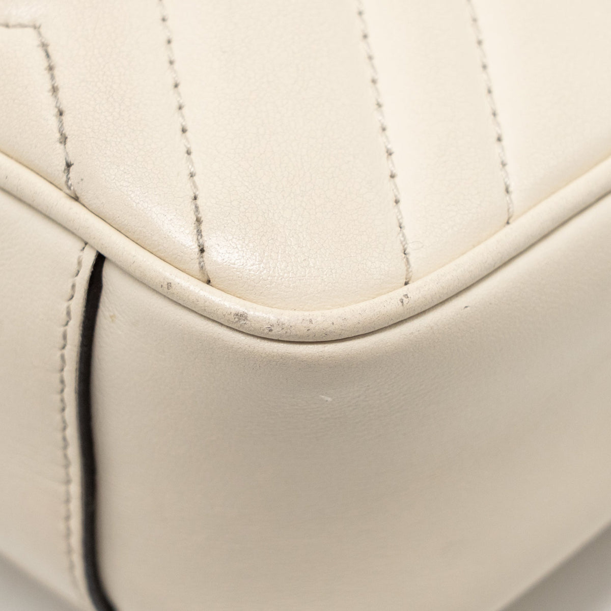 GUCCI MINI MARMONT BAG CALFSKIN WHITE GHW