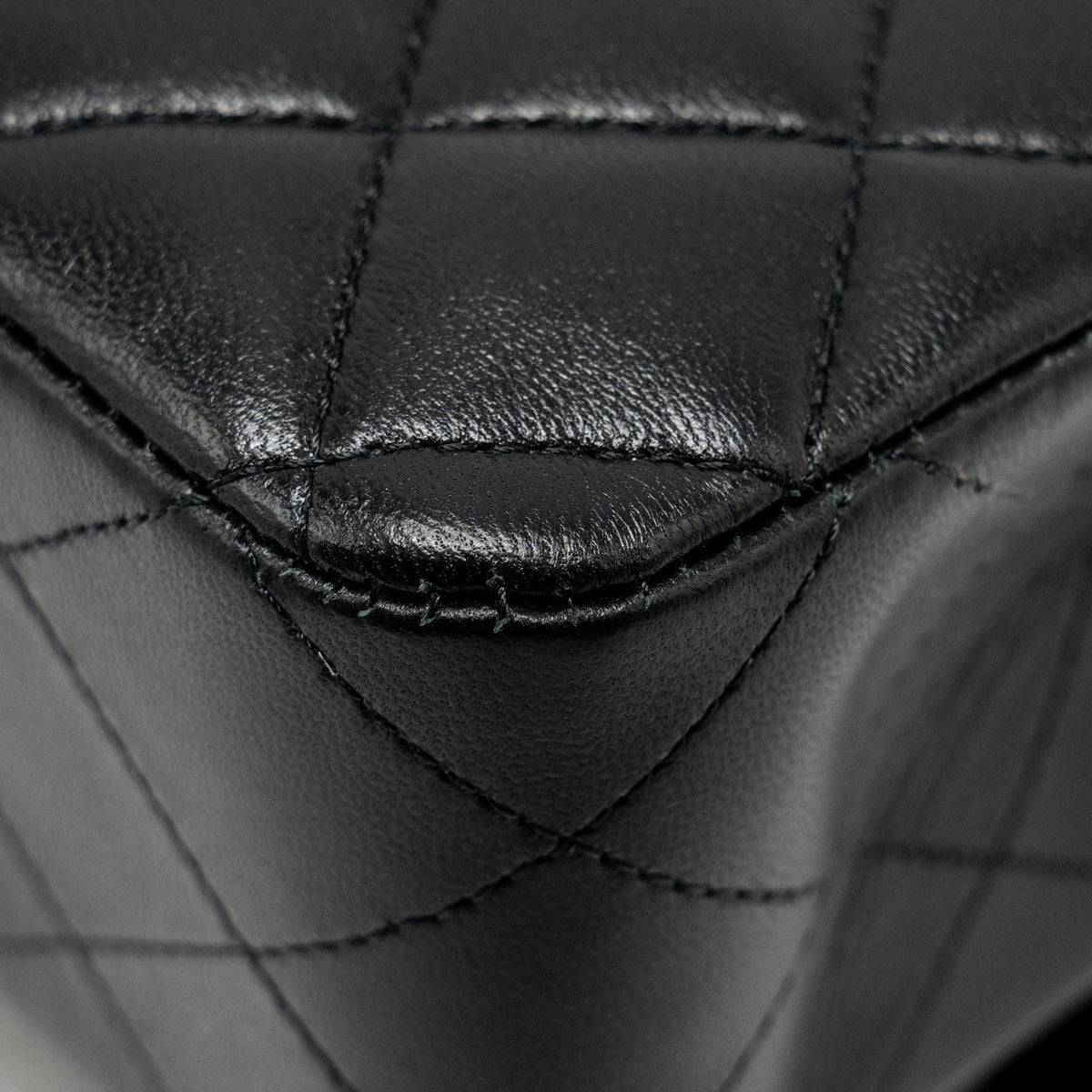 CHANEL MEDIUM CLASSIC DOUBLE FLAP BAG LAMBSKIN BLACK GHW