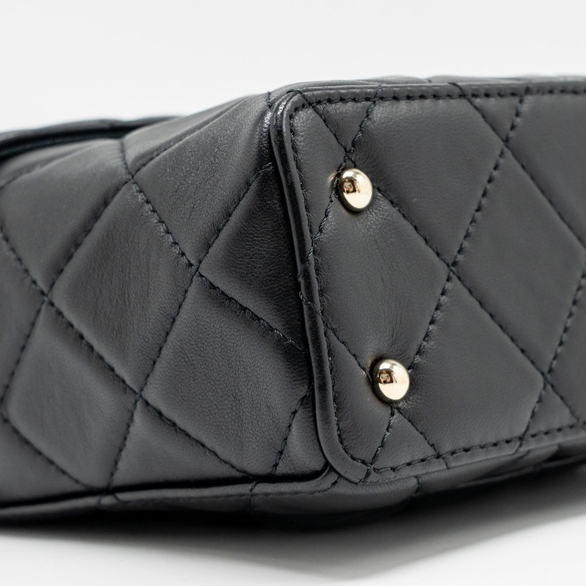 CHANEL FLAP VANITY WITH CHAIN LAMBSKIN BLACK LGWH (MICROCHIP)