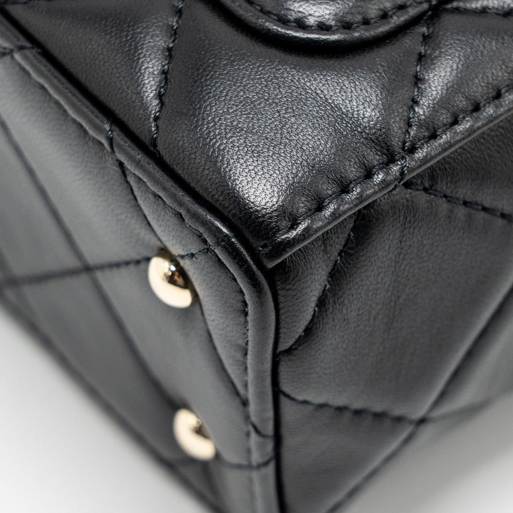 CHANEL FLAP VANITY WITH CHAIN LAMBSKIN BLACK LGWH (MICROCHIP)