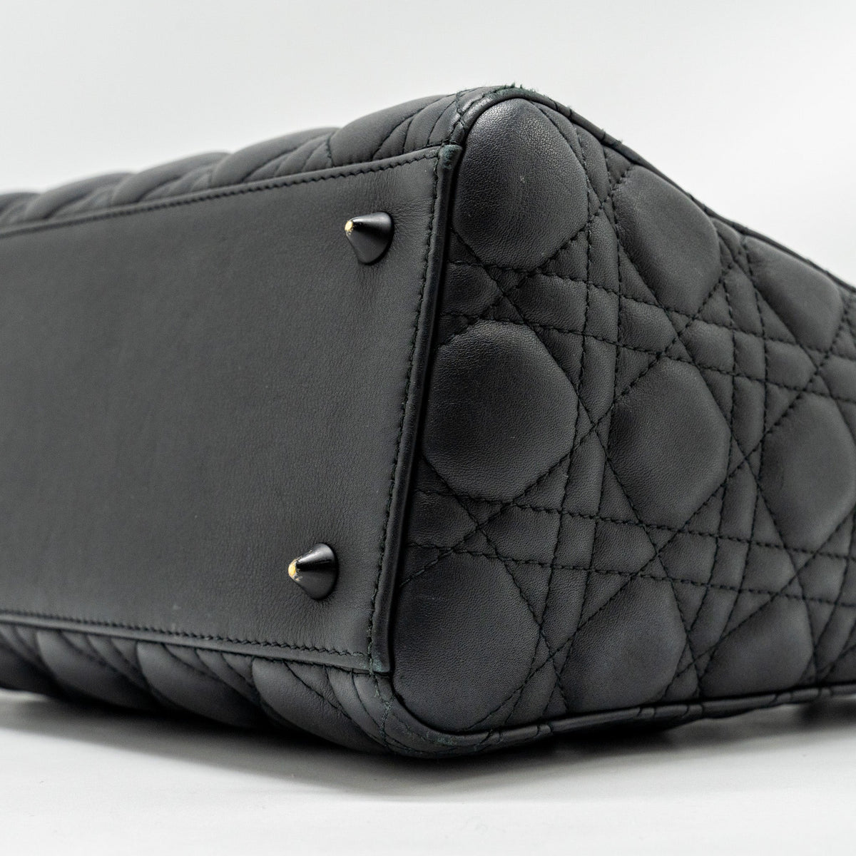 DIOR MEDIUM LADY DIOR ULTRAMATTE CANNAGE CALFSKIN SO BLACK