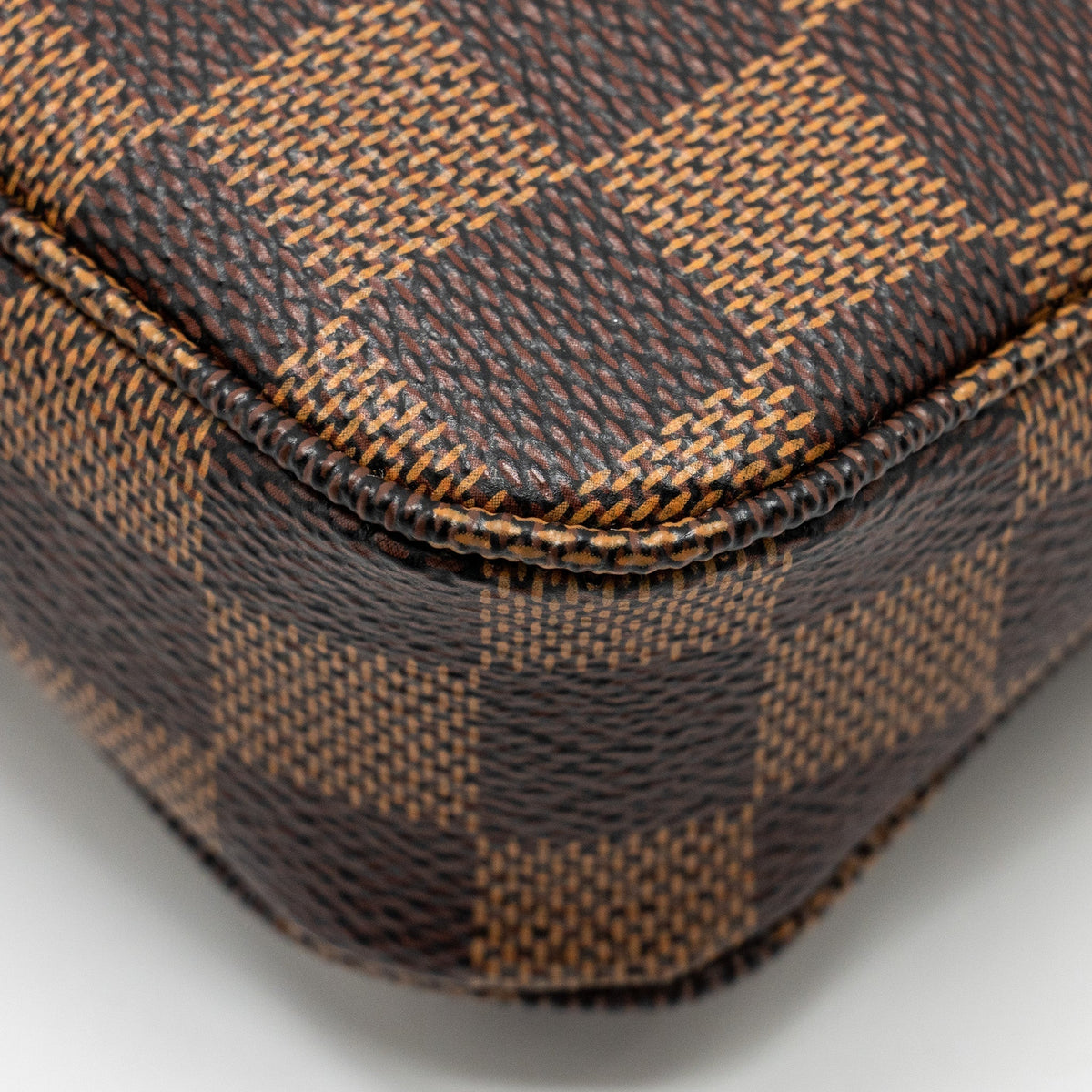 LOUIS VUITTON POCHETTE ACCESSOIRES DAMIER EBENE CANVAS GHW