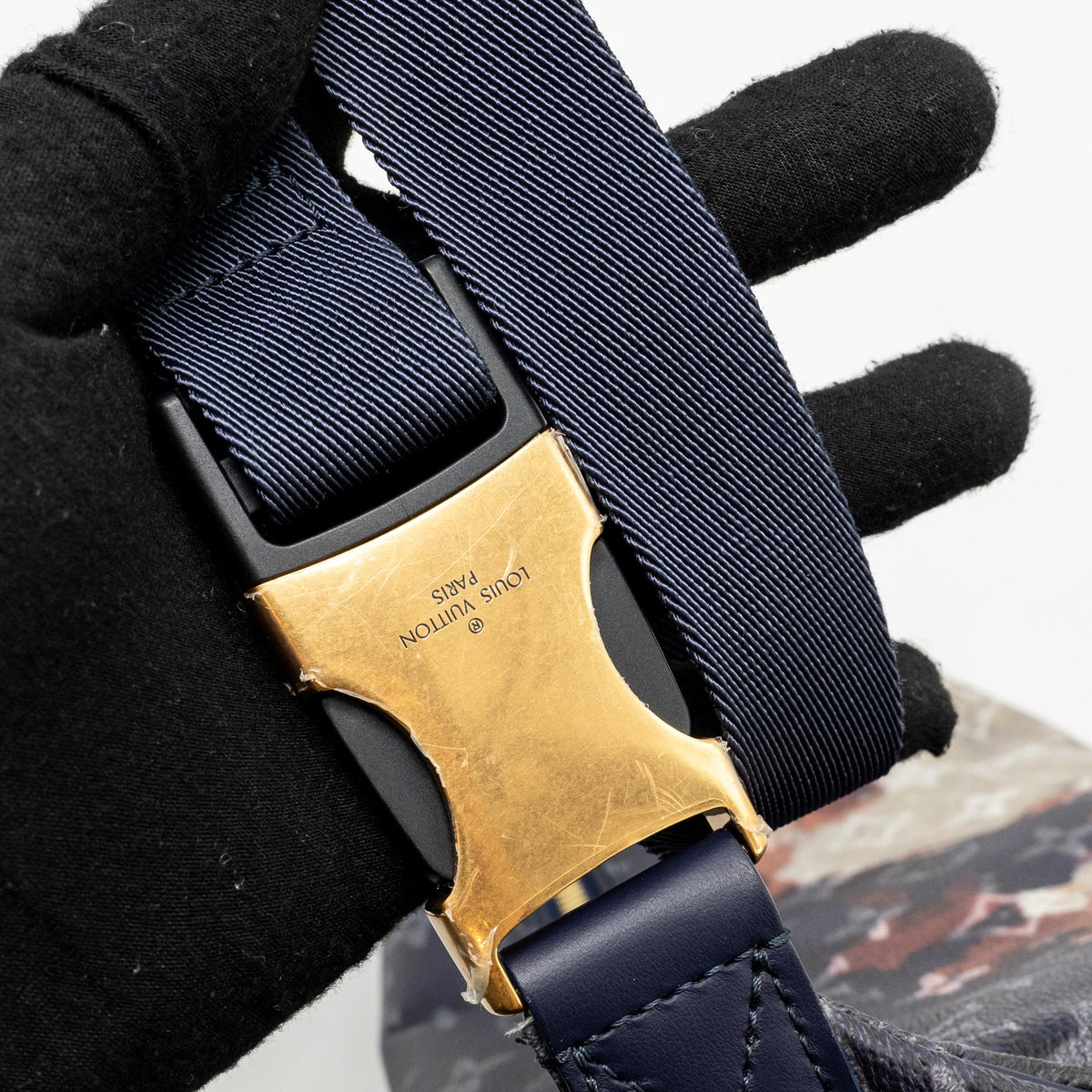 Louis Vuitton Discovery Bumbag PM Monogram Navy / Multicolour GHW