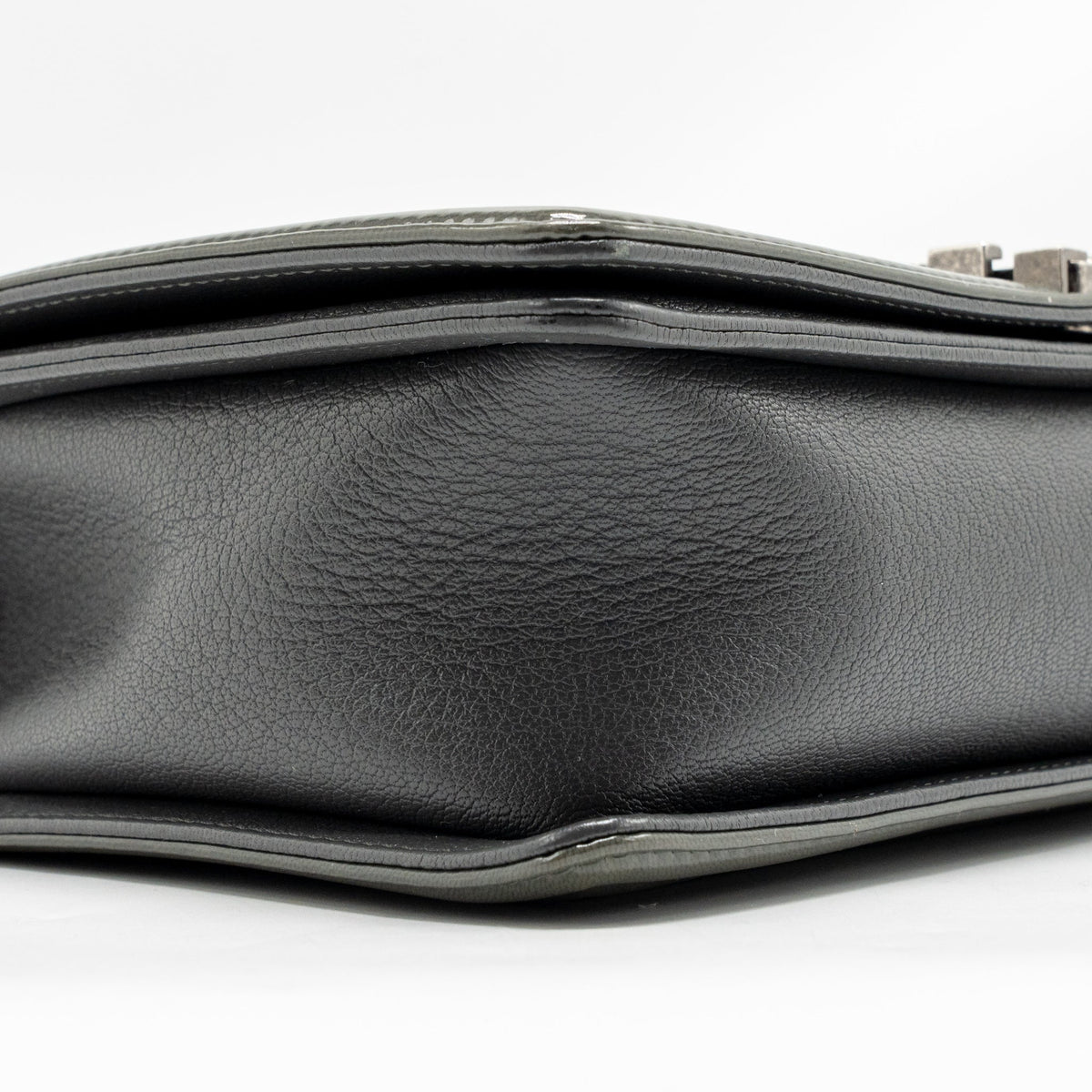 Chanel new medium boy bag goatskin/patent grey ruthenium silver hardware