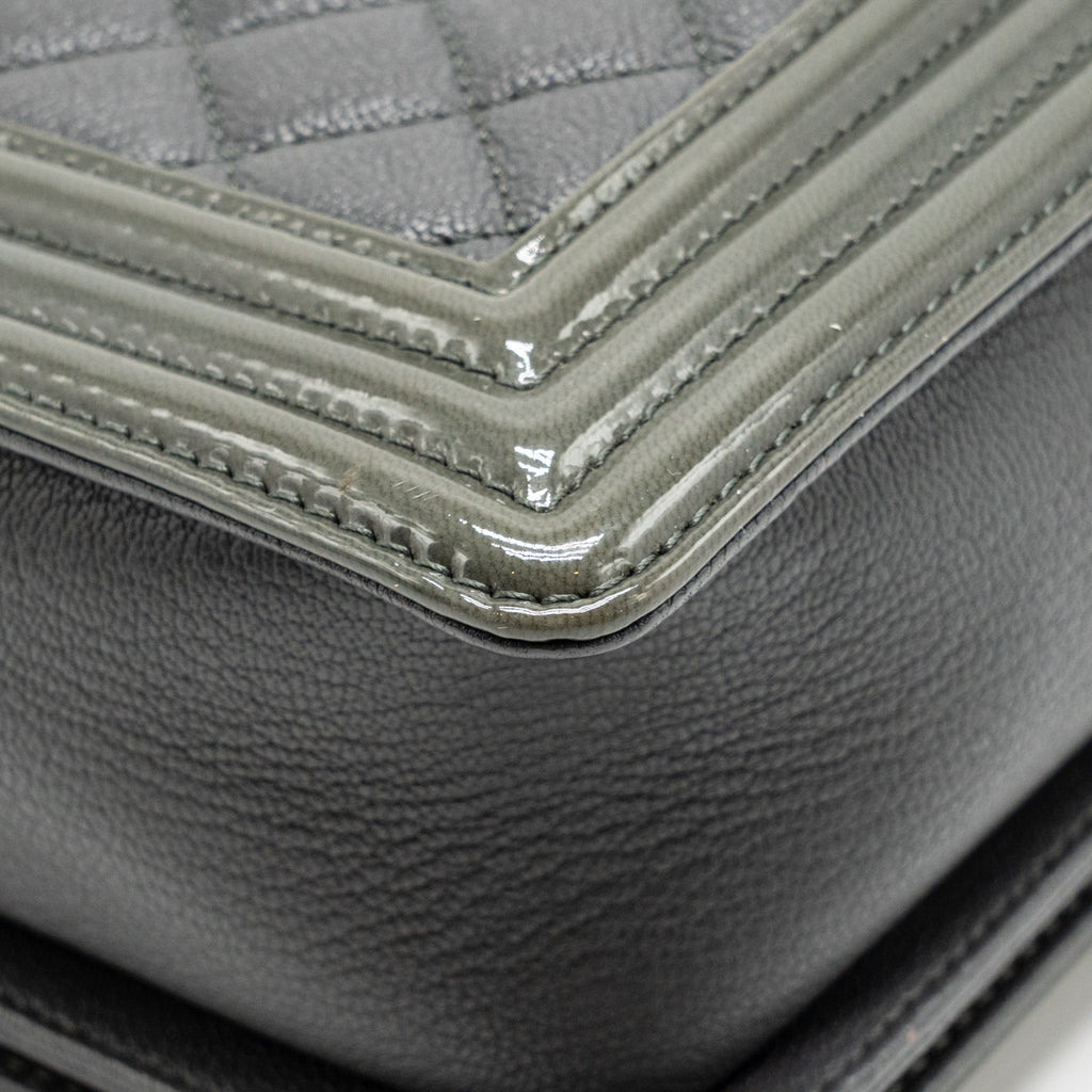 Chanel new medium boy bag goatskin/patent grey ruthenium silver hardware