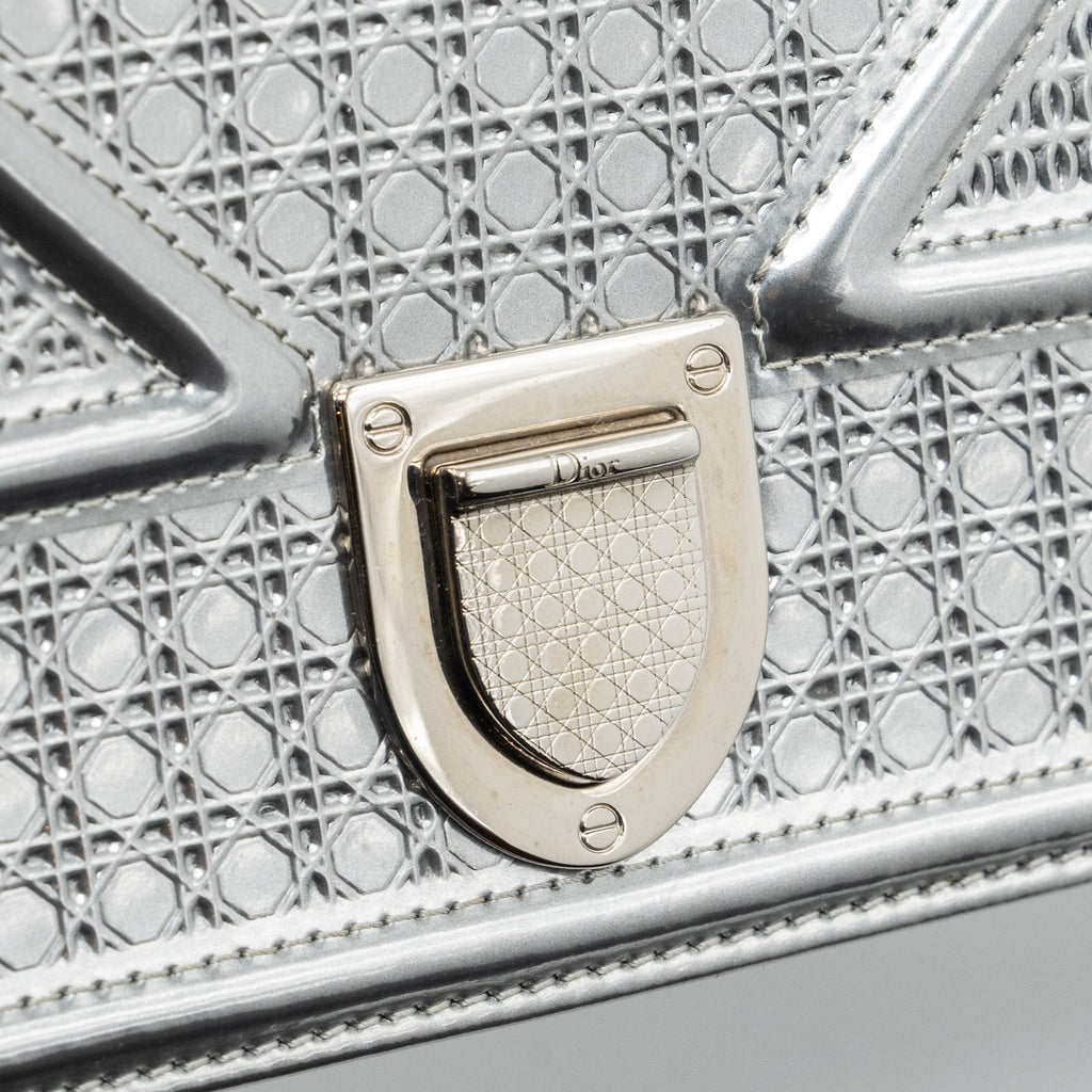 DIOR DIORAMA WALLET ON CHAIN PATENT METALLIC SILVER SHW