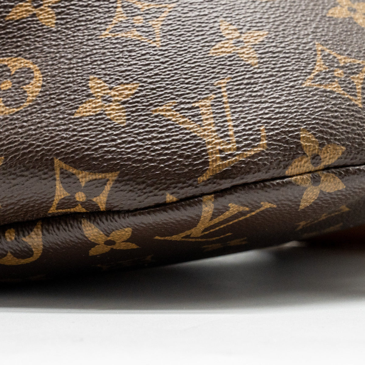 LOUIS VUITTON BUMBAG MONOGRAM CANVAS GHW