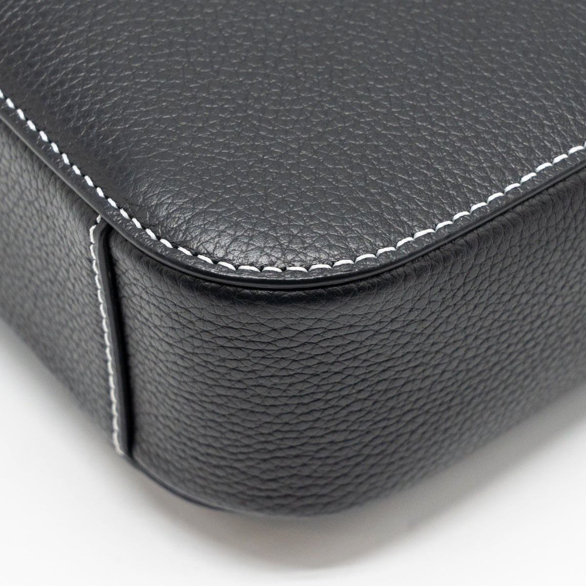 DIOR MEDIUM SADDLE FLAP MESSENGER BAG GRAINED CALFSKIN BLACK GHW