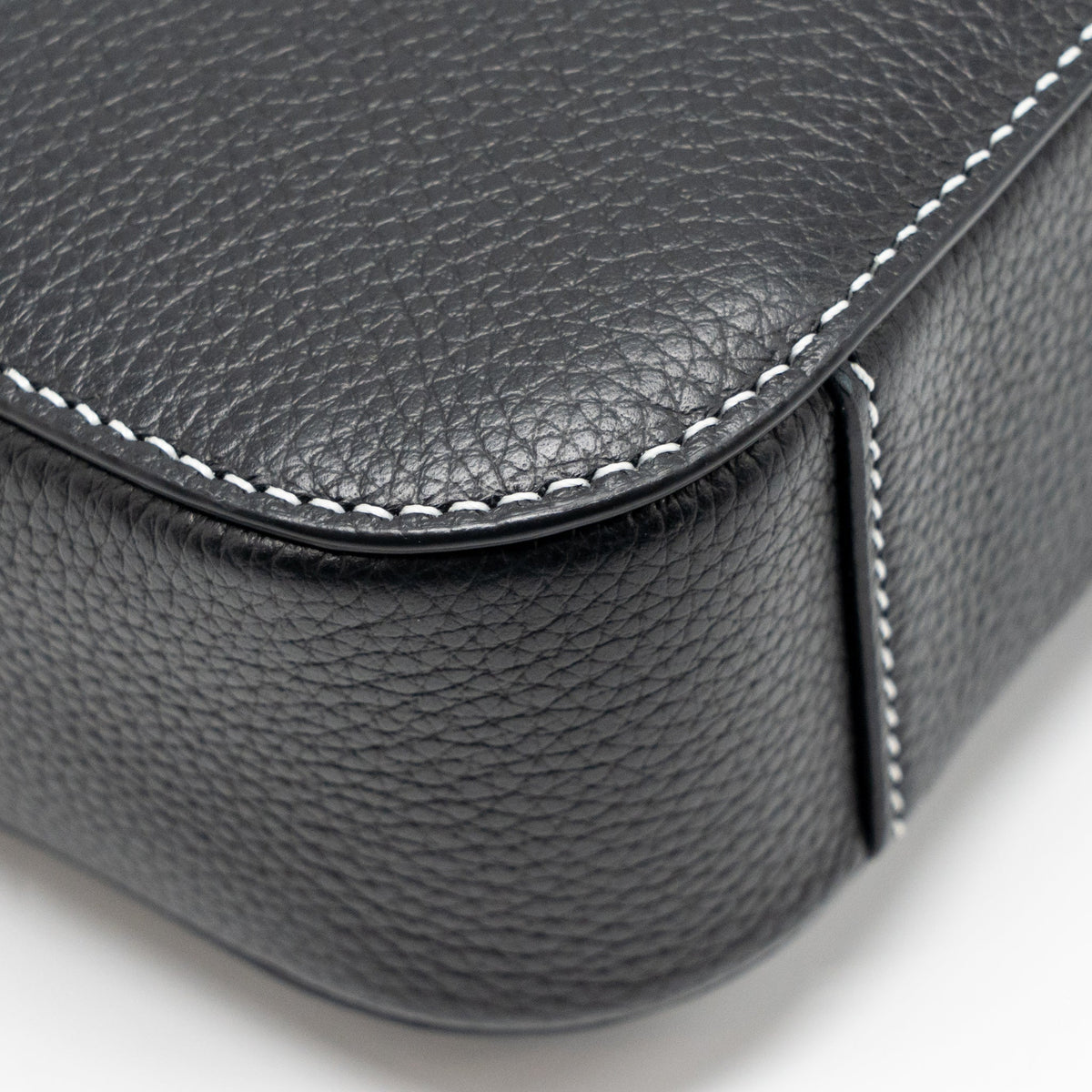 DIOR MEDIUM SADDLE FLAP MESSENGER BAG GRAINED CALFSKIN BLACK GHW