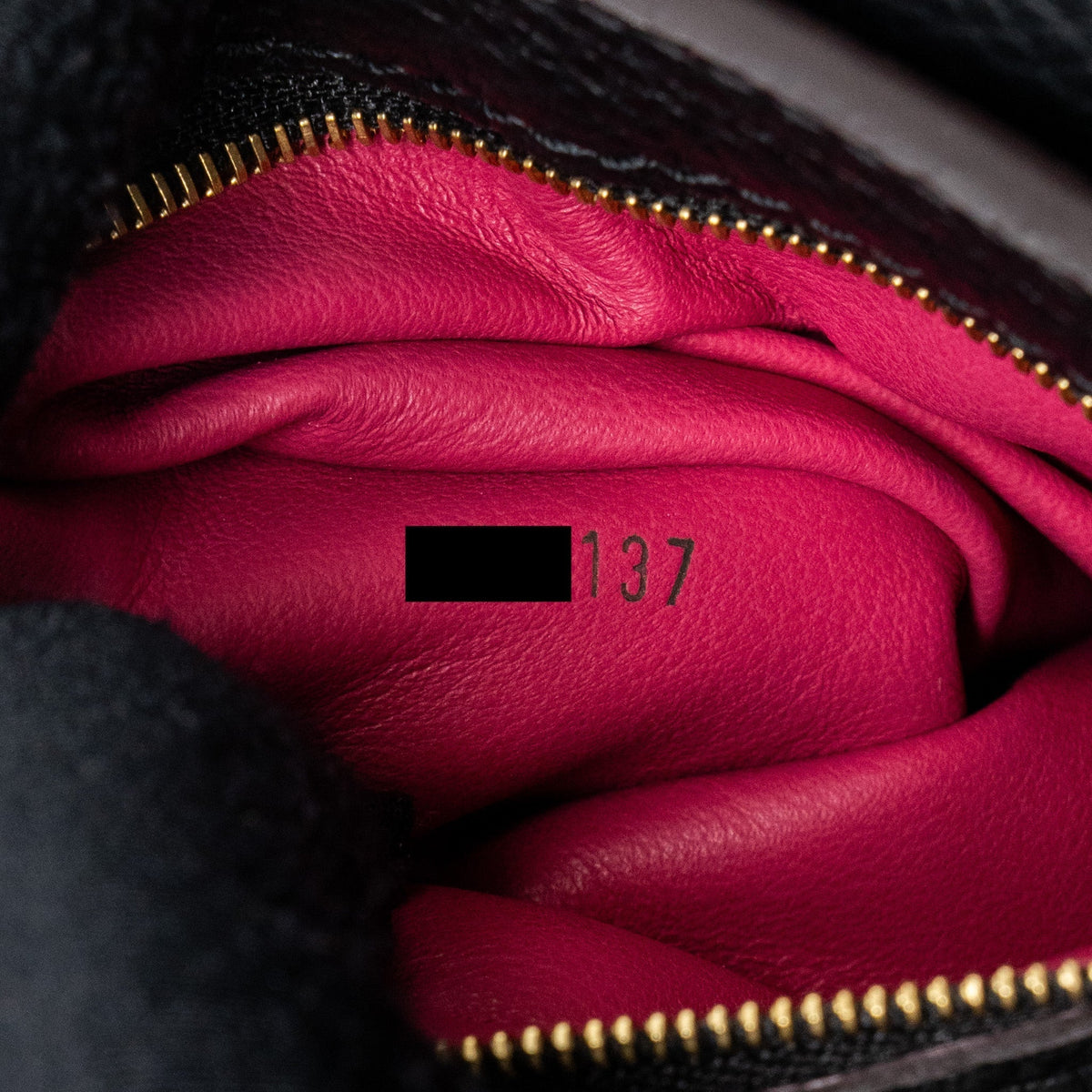 LOUIS VUITTON CAPUCINES BB TAURILLON BLACK / PINK GHW