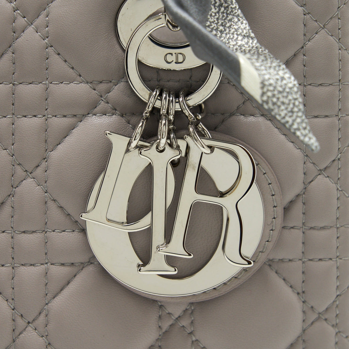 DIOR LADY DIOR MEDIUM LAMBSKIN GREY SHW WITH AN EXTRA TWILLY