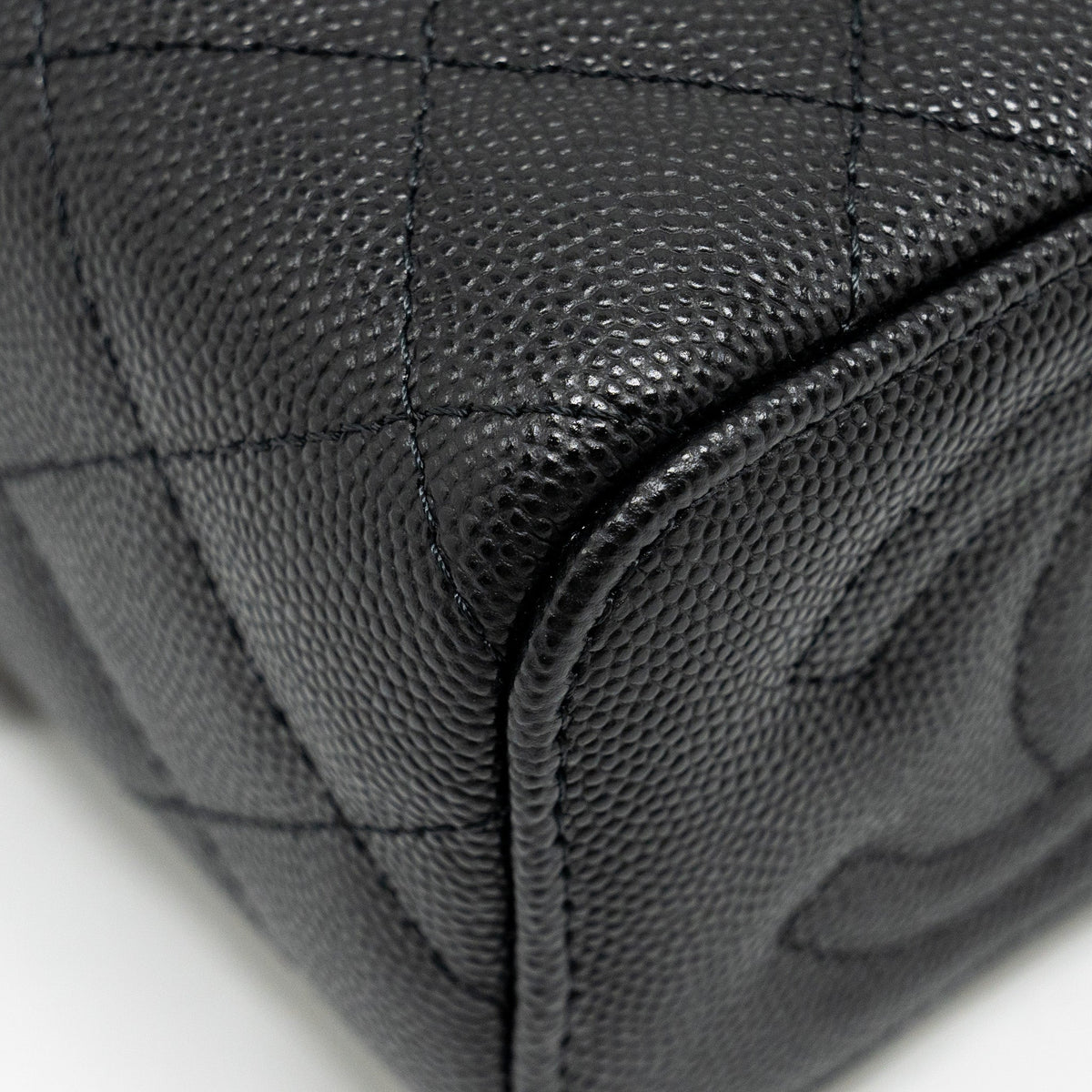 CHANEL MINI VANITY WITH CHAIN CAVIAR BLACK LGHW (MICROCHIP)